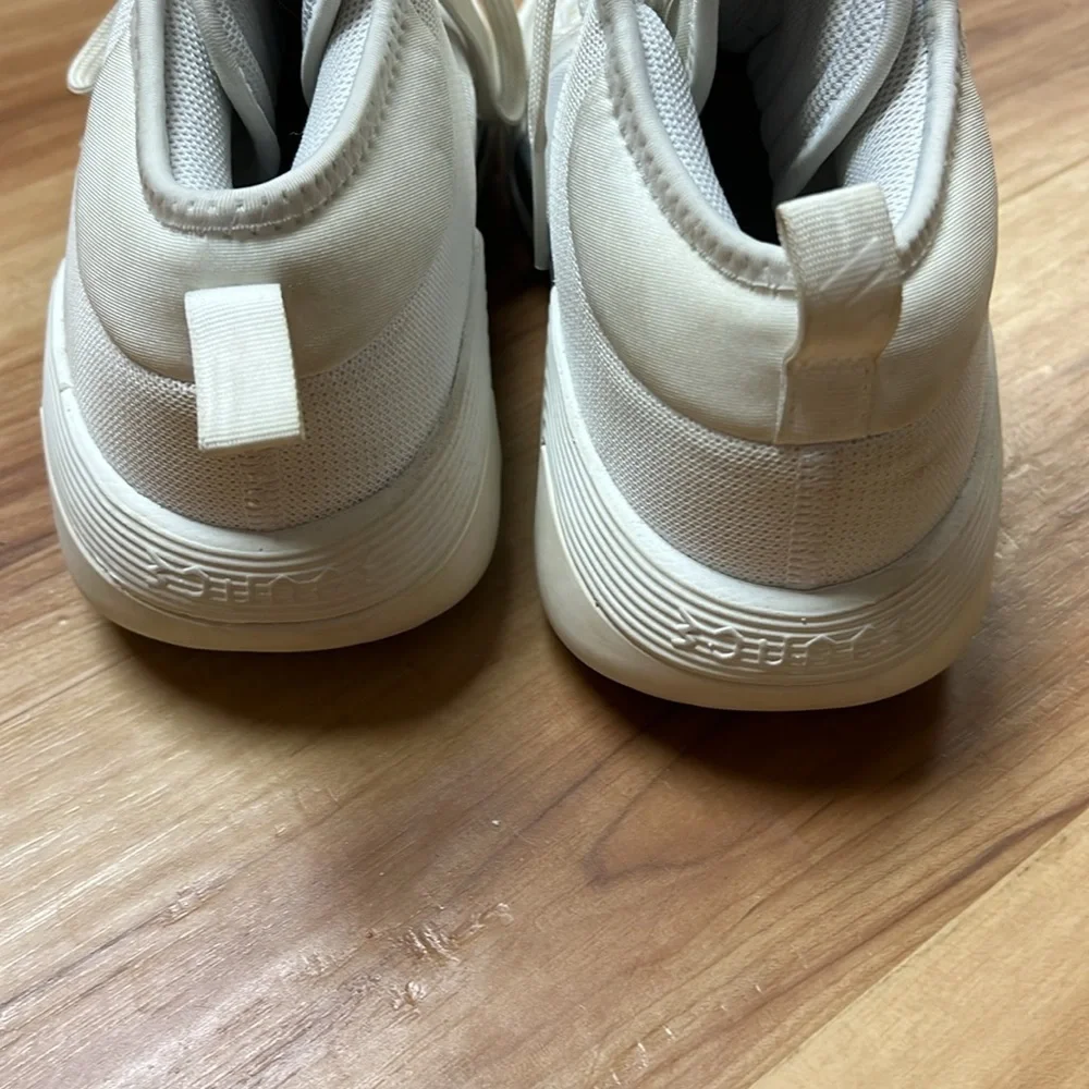 Sz 9 adidas exhibit select women’s basketball Athletic Shoes Tennis high top